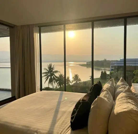 سوییت, M2 Hotel Waterside
