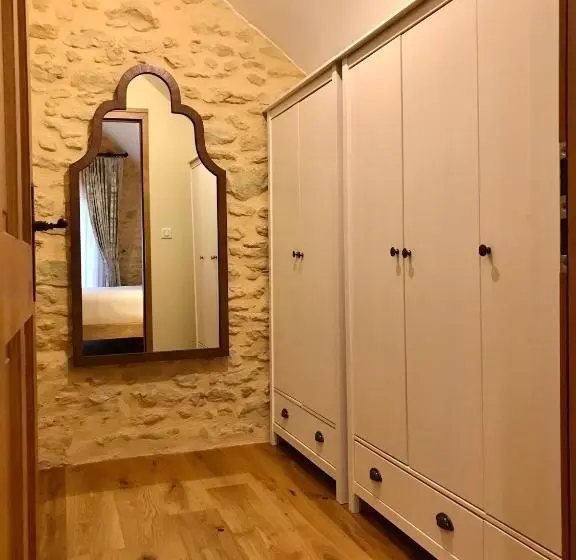バルコニー付きスタンダードルーム, Les Cèdres Du Linard, Chambres D Hôtes B&b Near Lascaux, Montignac, Sarlat La Canéda, Dordogne