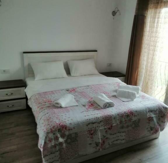 マウンテンビュースタンダードルーム, Aristocat Hotels Rasnov