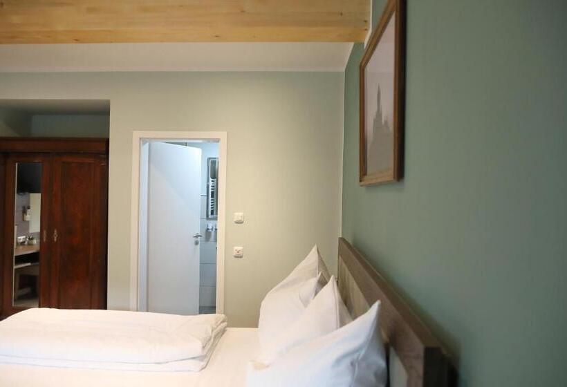 اتاق لوکس, Pension Moselvilla 1900