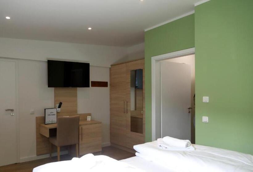 اتاق خانوادگی, Pension Moselvilla 1900