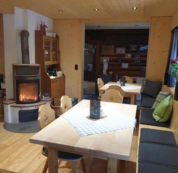 Номер Стандарт Четырехместный Совместный Санузел, Ammerwald Alm