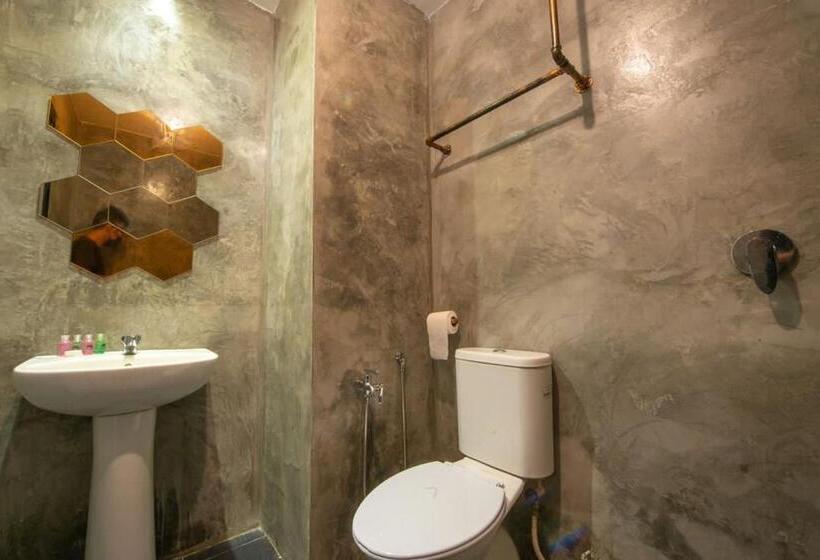 اتاق لوکس با تخت بزرگ, Masroom Hotel Kuala Lumpur