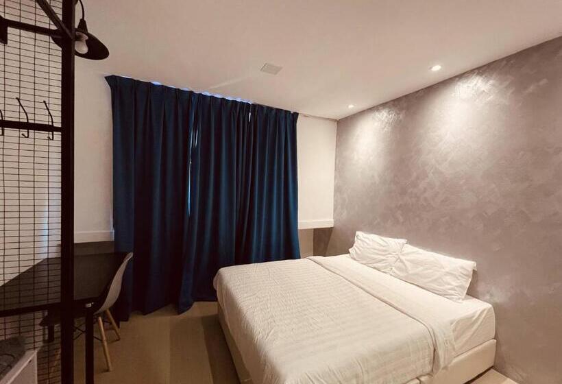 اتاق لوکس با تخت بزرگ, Masroom Hotel Kuala Lumpur