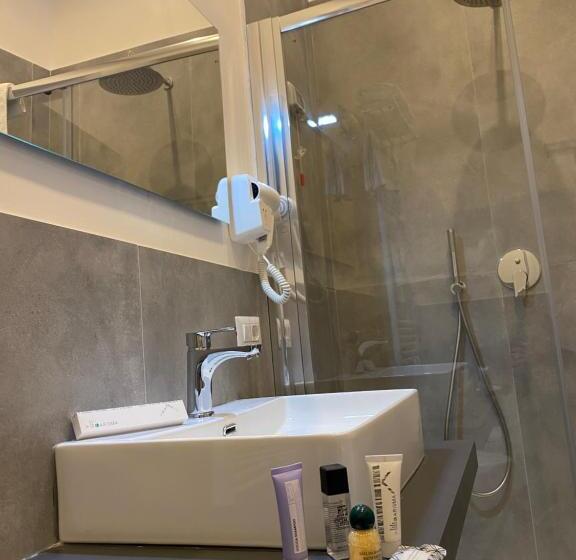 اتاق لوکس خانوادگی, Salotto Toledo