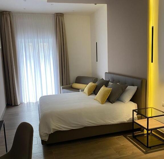 اتاق لوکس با تخت بزرگ, Salotto Toledo