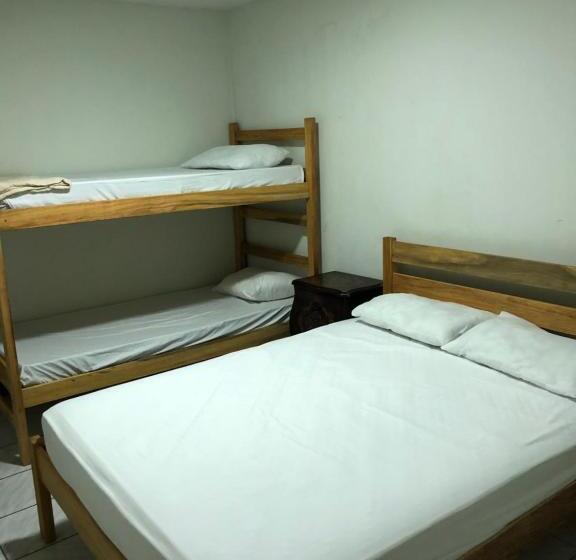 Четырехместный Номер Economy, Casa Branca