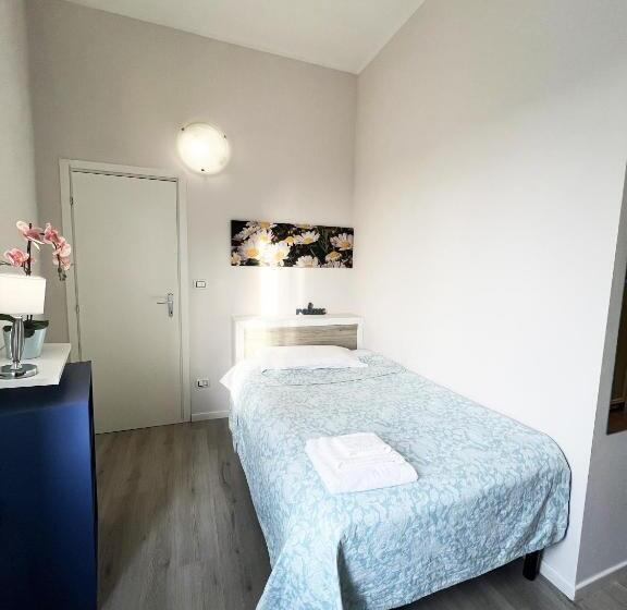اتاق استاندارد یک نفره, Easyrooms One