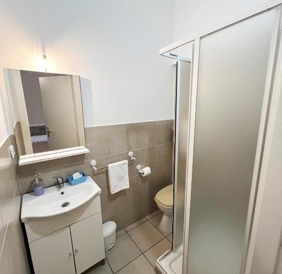 اتاق استاندارد یک نفره, Easyrooms One