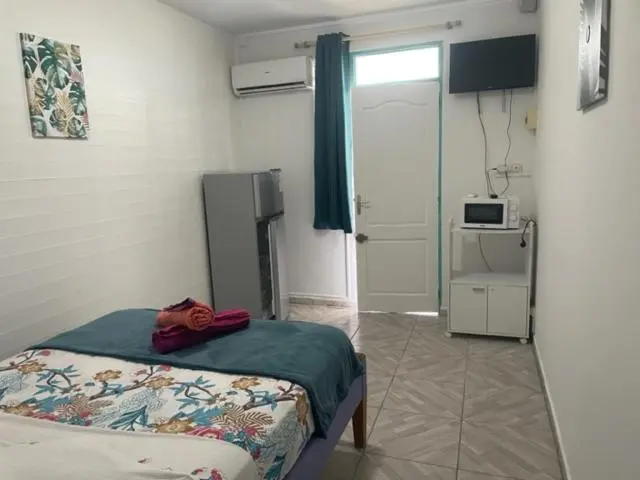 اتاق استاندارد با چشمانداز استخر, Residence Chez Marraine Maison Bertili