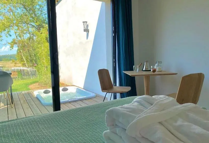 バスタブ付きスタンダードルーム, Chambres Avec Jacuzzi Privatif Kassiopée Bed & Spa