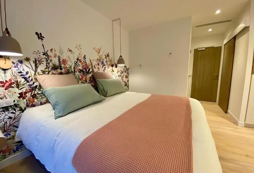 バスタブ付きスタンダードルーム, Chambres Avec Jacuzzi Privatif Kassiopée Bed & Spa