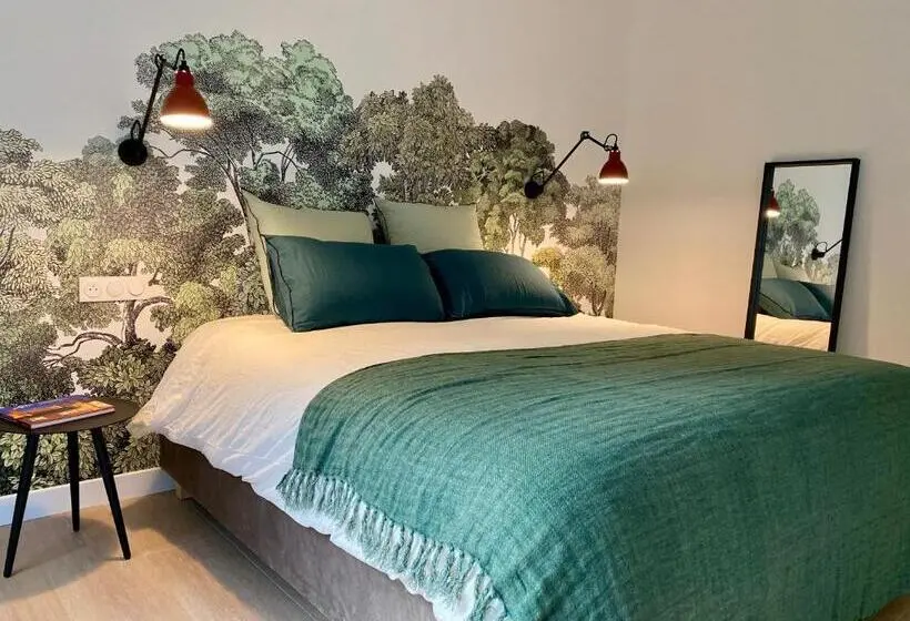 キングサイズベッドのスタンダードルーム, Chambres Avec Jacuzzi Privatif Kassiopée Bed & Spa