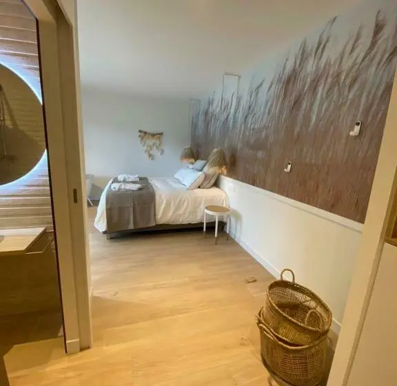 身障者適用スタンダードルーム, Chambres Avec Jacuzzi Privatif Kassiopée Bed & Spa