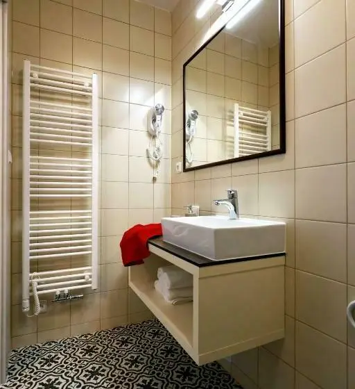 استودیوی لوکس, Apartmány Adam