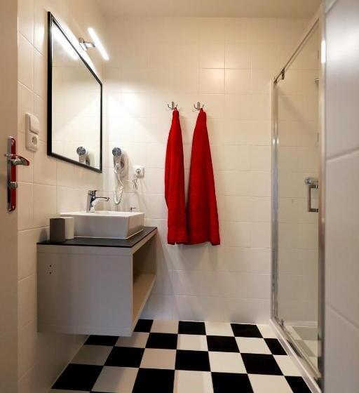 استودیوی لوکس, Apartmány Adam