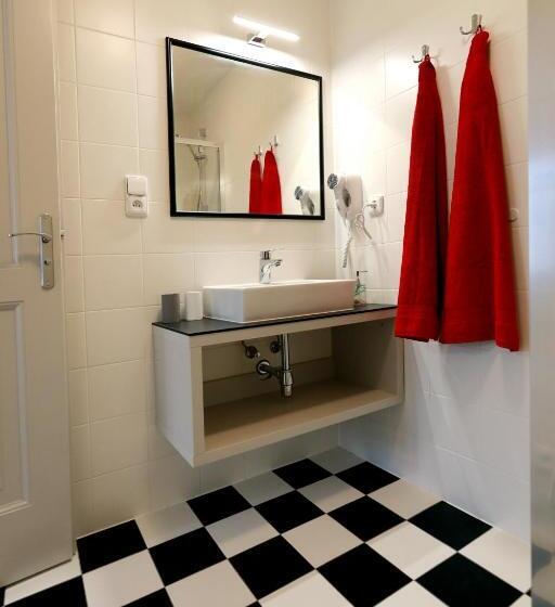 Studio Deluxe, Apartmány Adam