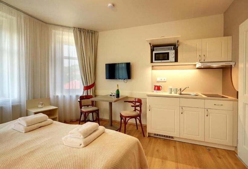 Studio Deluxe, Apartmány Adam