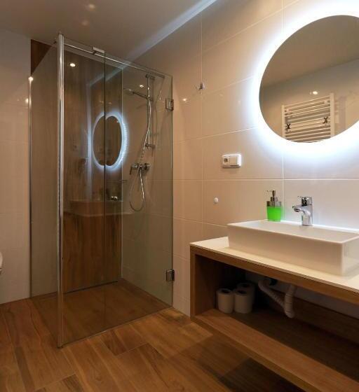 سوییت خانوادگی, Apartmány Adam