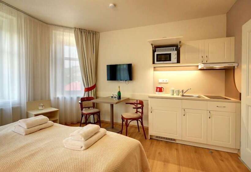 Studio Deluxe, Apartmány Adam