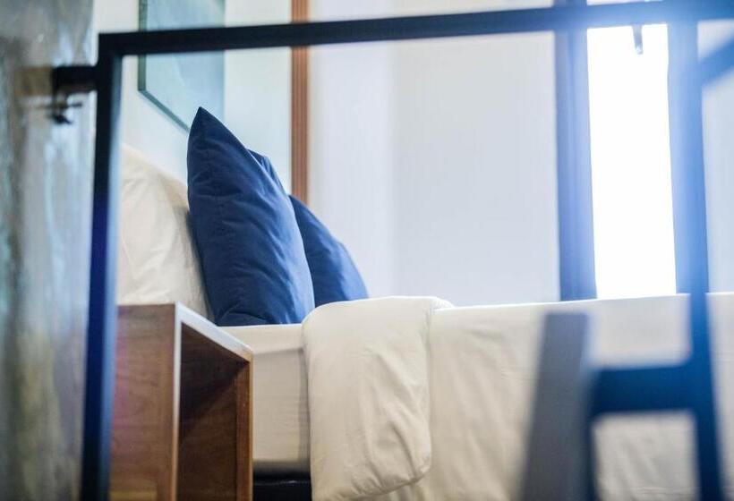 غرفة ديلوكس, In My Place Cafotel