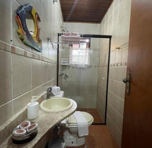 سوییت با چشمانداز باغ, Suítes Guaratuba