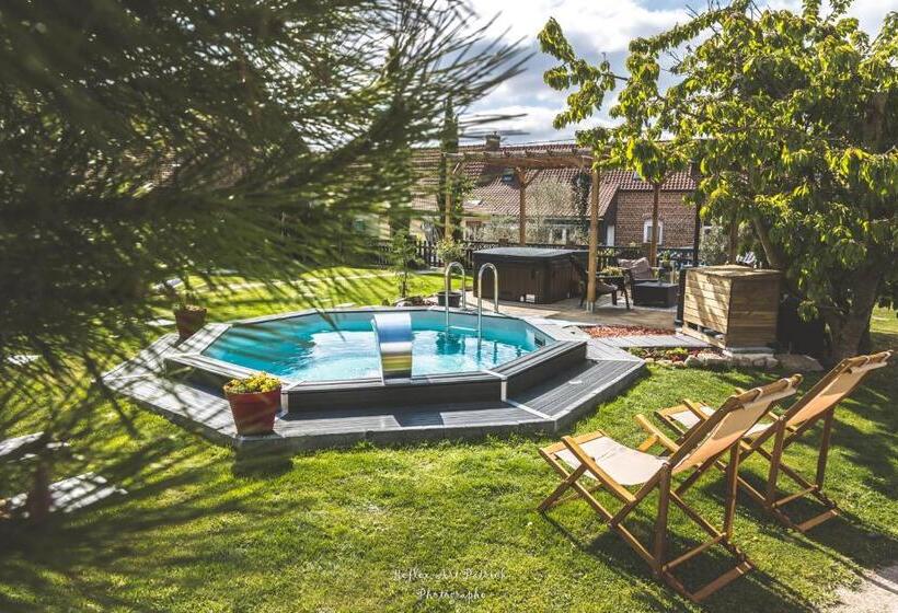 Четырехместный Номер Deluxe, Au Domaine Fresnois