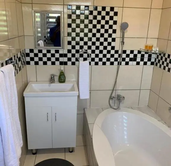 キングサイズベッドのスタンダードルーム, Ekaya Palace Guest House