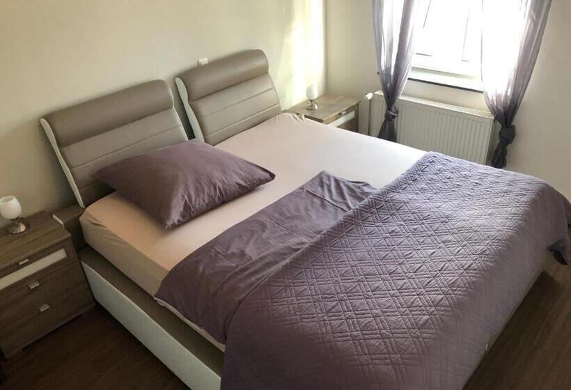 스탠다드 룸, Restaurant Dalmacija