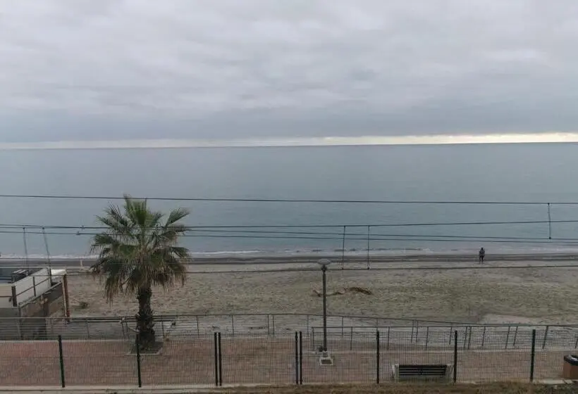 اتاق لوکس با چشمانداز دریا, Eco Del Mare