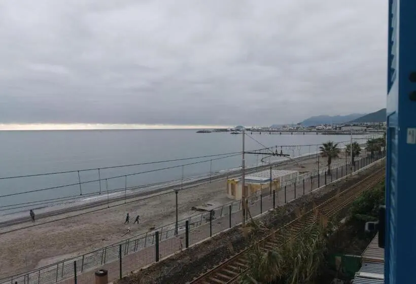 اتاق لوکس با چشمانداز دریا, Eco Del Mare