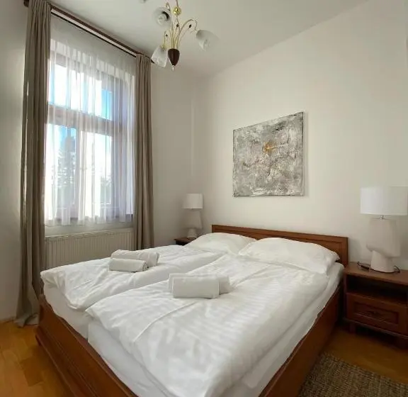 سوئیت با بالکن, Vila Bellevue