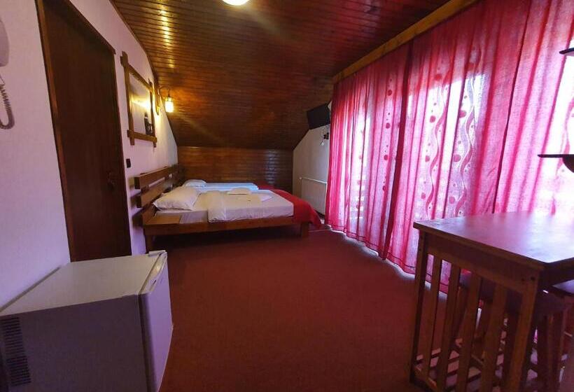 חדר משפחתי, Pensiunea Melinda