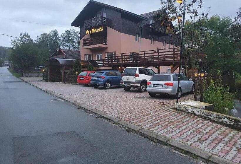 חדר משפחתי, Pensiunea Melinda