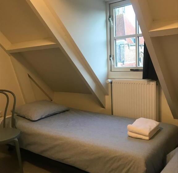 带共用浴室的标准房间, Kleinschalig Hostel In Deventer, Hartje Stad, Aan De Ijssel