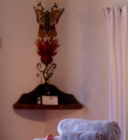 スタンダードバンガロー, Nacional Beach Club & Bungalows