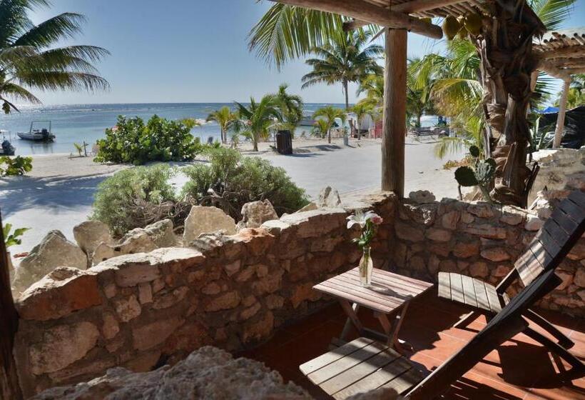 スタンダードバンガロー, Nacional Beach Club & Bungalows