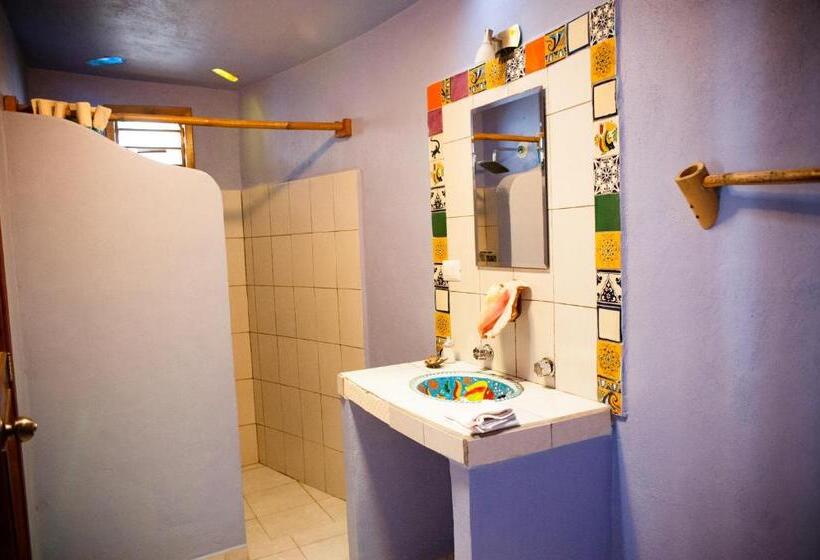 スタンダードバンガロー, Nacional Beach Club & Bungalows