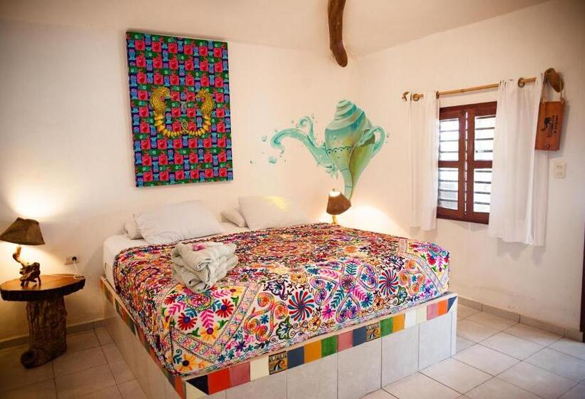 スタンダードバンガロー, Nacional Beach Club & Bungalows