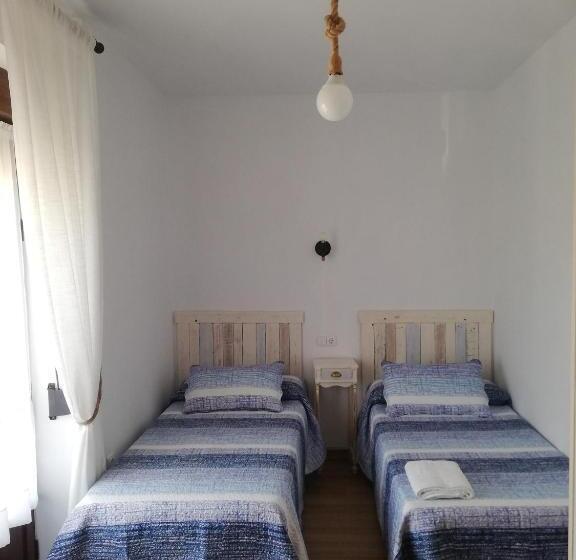 Номер Стандарт с Балконом, Hostal El Lugar De La Mancha
