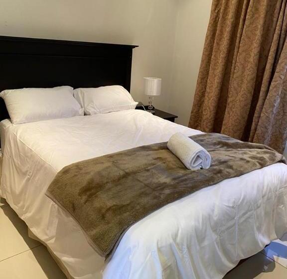 スタンダードルーム, Hush Guest House