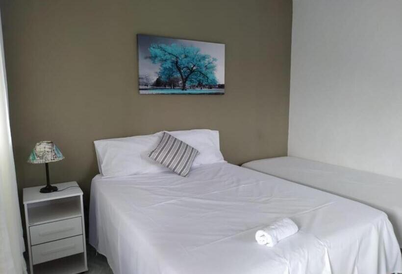 高级三人间, Nova Beco Das Cores Flats E Pousada