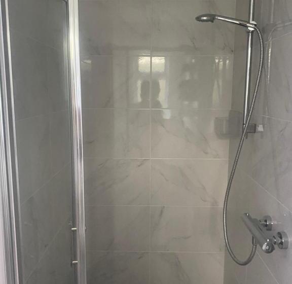 스탠다드 룸, Racecourse View