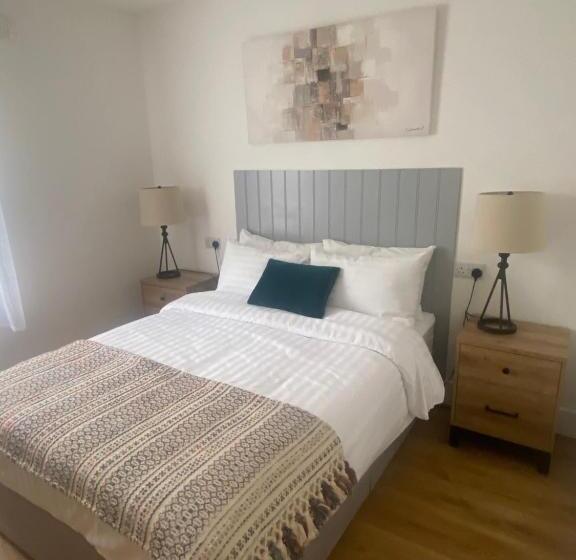 스탠다드 룸, Racecourse View