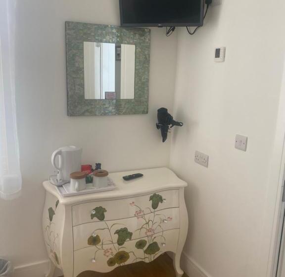 장애인을 위한 스탠다드 룸, Racecourse View