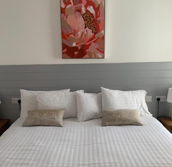 장애인을 위한 스탠다드 룸, Racecourse View