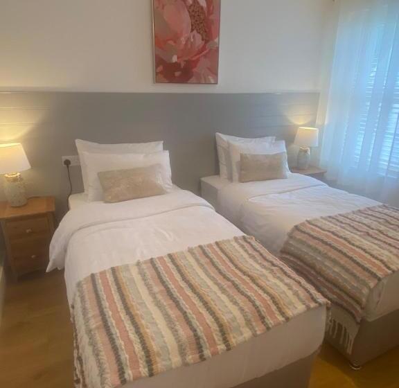 스탠다드 룸, Racecourse View