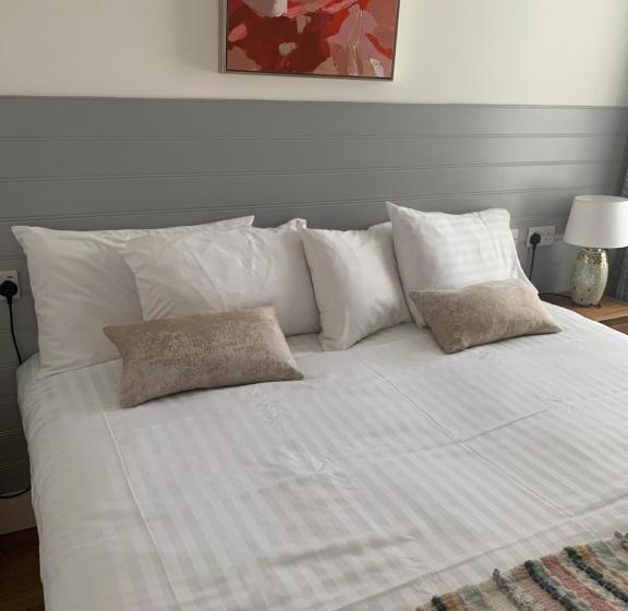 스탠다드 룸, Racecourse View