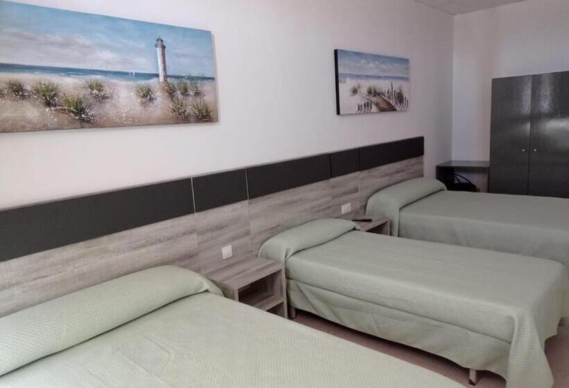 Standard Kolmen Hengen Huone, Hostal Brin