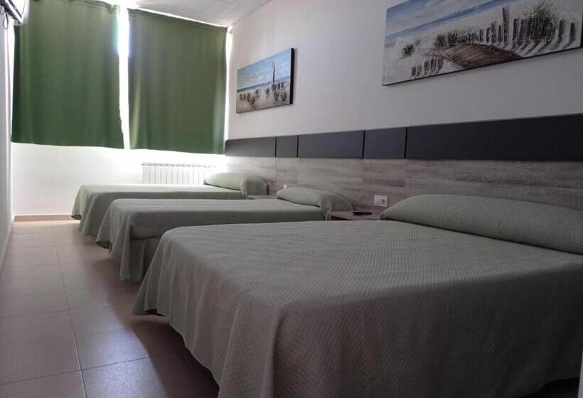 Standard Kolmen Hengen Huone, Hostal Brin